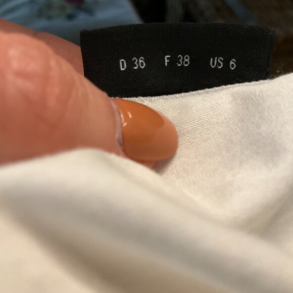 Akris square neck pleated fitted sleeveless top/tank size US 6/FR 38 white $350 - Picture 11 of 15